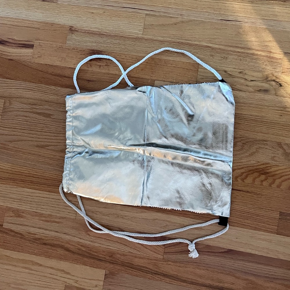 Sparkly backpack 🎒 - Picture 4 of 9